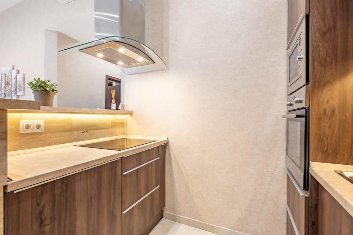 Appartamento Splendid Perfectly Located Flat With Sauna Budapest Esterno foto