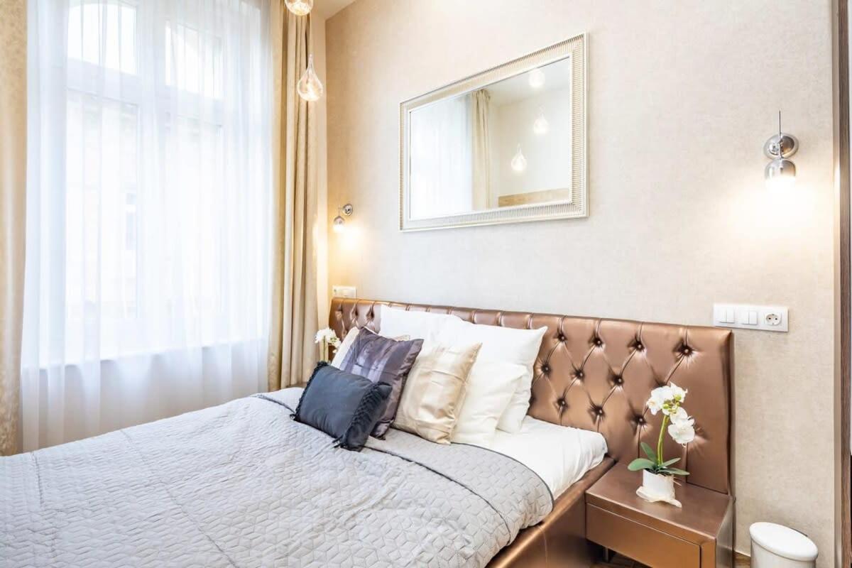Appartamento Splendid Perfectly Located Flat With Sauna Budapest Esterno foto